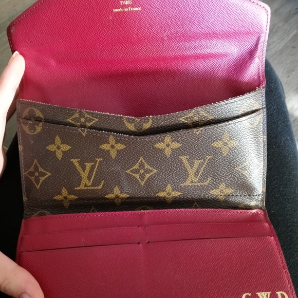 Gorgeous LV wallet - Picture 4 of 5